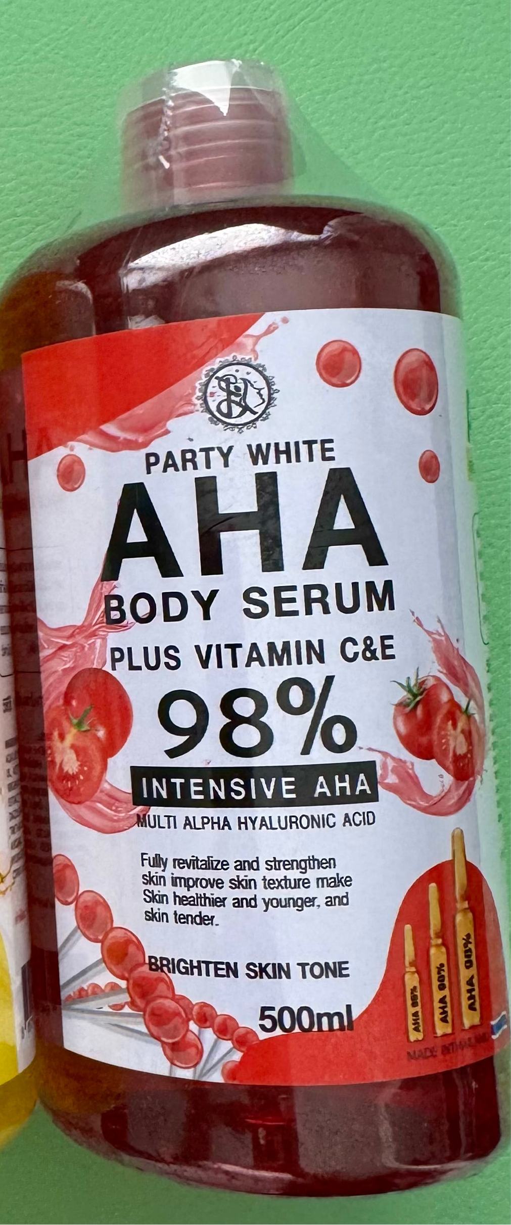 Party White AHA body serum tomato
